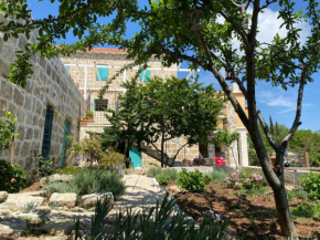Authentic Villa with terrace- complete privacy